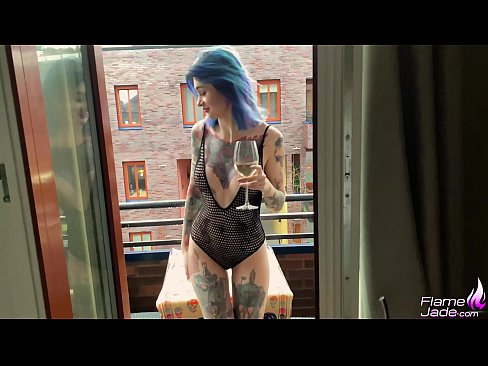 ❤️ Sjajna djevojka siše s gutljajem i strastveno jebe pod otvorenim nebom ❤️ Porno video kod nas ️❤