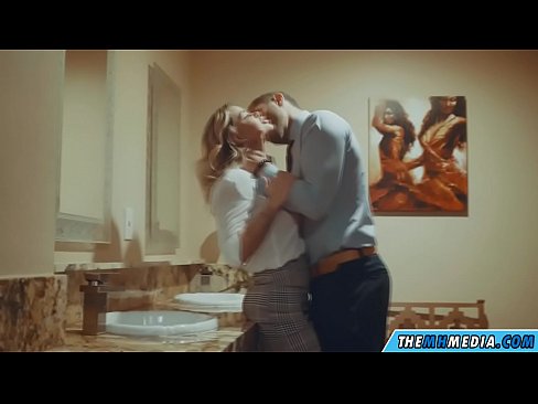 ❤️ Kad te prsata plavuša zavede u javnom zahodu ❤️ Porno video kod nas ️❤